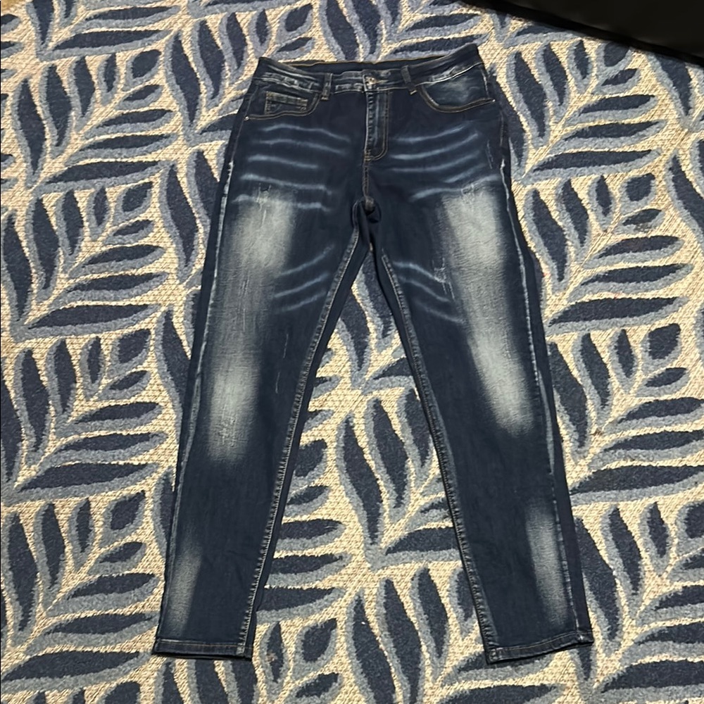 SHEIN Blue Skinny Jeans with Vintage Wash